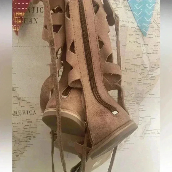 Free People Mesa Verde Gladiator Sandals Size 40 Shipped USPS - Picture 3 of 7